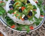 Une image de l'étape 2 de Salade de courgettes aux olives noir,fromage.