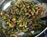 महाराष्ट्र स्पेशल भिंडी भाजी (Maharashtra style bhindi bhaji recipe in Hindi) रेसिपी चरण 5 फोटो