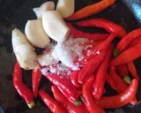 Foto langkah ke 4 dari resep Ayam penyet cabe setan.
