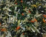 Foto langkah ke 5 dari resep Tumis teri daun pepaya jepang.