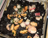 Foto del paso 4 de la receta: Fideos negros con frutos de mar