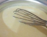 A picture of step 4 of Fruit custard trifal.