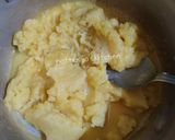 Foto langkah ke 2 dari resep Soes Kering Keju (no mixer, no spuit).