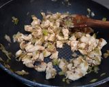 Foto del paso 2 de la receta Wok de puerro, coliflor, calabacín y pollo