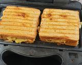 A picture of step 4 of Peri Peri Grilled Sandwich.