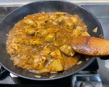 Une image de l'étape 12 de Poulet au curry,gingembre et amandes.