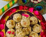 बिना मावा के सूखे नारियल का मलाईदार लड्डू (Creamy Dry Coconut Laddu without mawa) रेसिपी चरण 11 फोटो