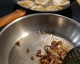 Foto del paso 4 de la receta: Alcachofas Fritas en Salsa de Lager y Cúrcuma