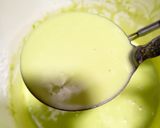 Foto langkah ke 4 dari resep Cucur Pandan.