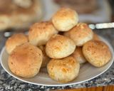 Foto del paso 6 de la receta: Bolitas de pan de queso (Brasileño)