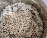 A picture of step 3 of Sprouted ragi uttappam.