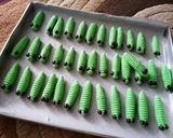 Foto langkah ke 4 dari resep Caterpillar Cookies.