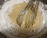 Foto del paso 4 de la receta: El bizcocho de yogur como el de mi madre