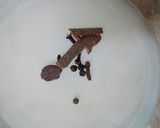 A picture of step 4 of Anda gravy.