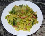 Foto del paso 3 de la receta: Col rehogada con ajo y bacon