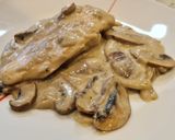 Foto del paso 8 de la receta: Pechuga de pollo con champiñones en salsa de quesitos