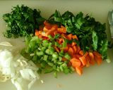 Foto del paso 1 de la receta: Arroz con chaya y verduras (Arrocera eléctrica)