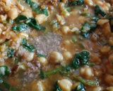 Foto del paso 7 de la receta Bacalao desmigado con garbanzos y espinacas