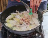 รูปขั้นตอนการทำที่ 7 ของ หมูทอดกระเทียมพริกไทย เมนูง่ายๆ ที่ร้านอาหารตามสั่งต้องมี