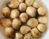 Hình bước làm 1 của món Canh Dưa Hấu Non Nấu Giò Sống Nấm Rơm