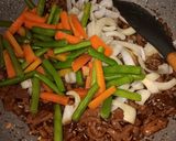 Foto langkah ke 7 dari resep Daging Cah Bawang Bombay.