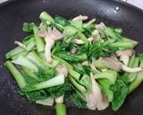 Hình bước làm 1 của món Cải thìa xào nấm bào ngư chay