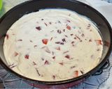 Foto del passaggio 8 della ricetta Torta mousse con cioccolato, panna e fragole