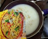 হোয়াইট সস ম্যাগি স্যান্ডউইচ (White Sauce Maggi Sandwich Recipe un Bengali) রেসিপির ধাপ 2 ছবি