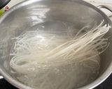 Hình bước làm 3 của món Phở gà đùi