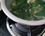 Foto langkah ke 3 dari resep Bening bayam bumbu cemplung.