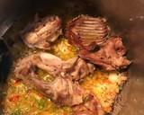 Foto del paso 2 de la receta: Conejo con patatas y alcachofas