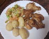 Foto del paso 4 de la receta: Jamoncitos de pollo sabrosos con papas arrugas y ensalada