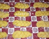 Foto langkah ke 8 dari resep Donat Kepang.