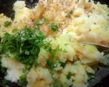 A picture of step 1 of Potato Cheese Spring Roll.