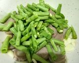 Foto langkah ke 3 dari resep Tumis buncis bakso kol.