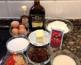 Foto del paso 1 de la receta Bizcocho de frutas confitadas, pasas y ron