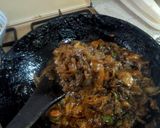 A picture of step 9 of Pyaaz Karele.