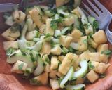 Foto del paso 1 de la receta: Ensalada de piña con pepino