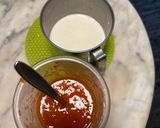 Foto del passaggio 1 della ricetta Panna cotta ai cachi con nocciole caramellate