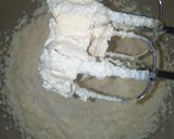 A picture of step 2 of Fluffy cake.