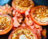 Hình bước làm 3 của món Cà Chua Nhồi Chả Tôm Quết Áp Chảo