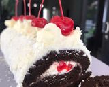 Foto langkah ke 7 dari resep Cream Cheese BLACKFORREST ROLLCAKE.
