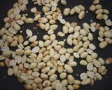 A picture of step 1 of Peanut Coriander Chutney.