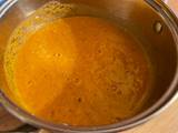Csicseriborsós sült zöldségkrém leves kaláccsal és krémfehér sajttal csípősen citrommal