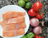 Foto del paso 1 de la receta: Tartar de salmón, aguacate y verduritas
