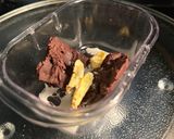 Gambar langkah 4 resipi Kek Chocolate Moist 2-Minit guna Microwave.