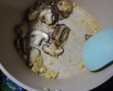 Foto langkah ke 3 dari resep Chicken Steak with Creamy Mushroom Sauce.