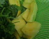 A picture of step 1 of Raw mango chutney.