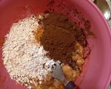 Foto del paso 2 de la receta: Galletitas de avena, banana y algarroba