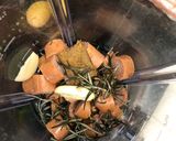 Foto do passo 3 de Sobrecoxas assadas com batata doce